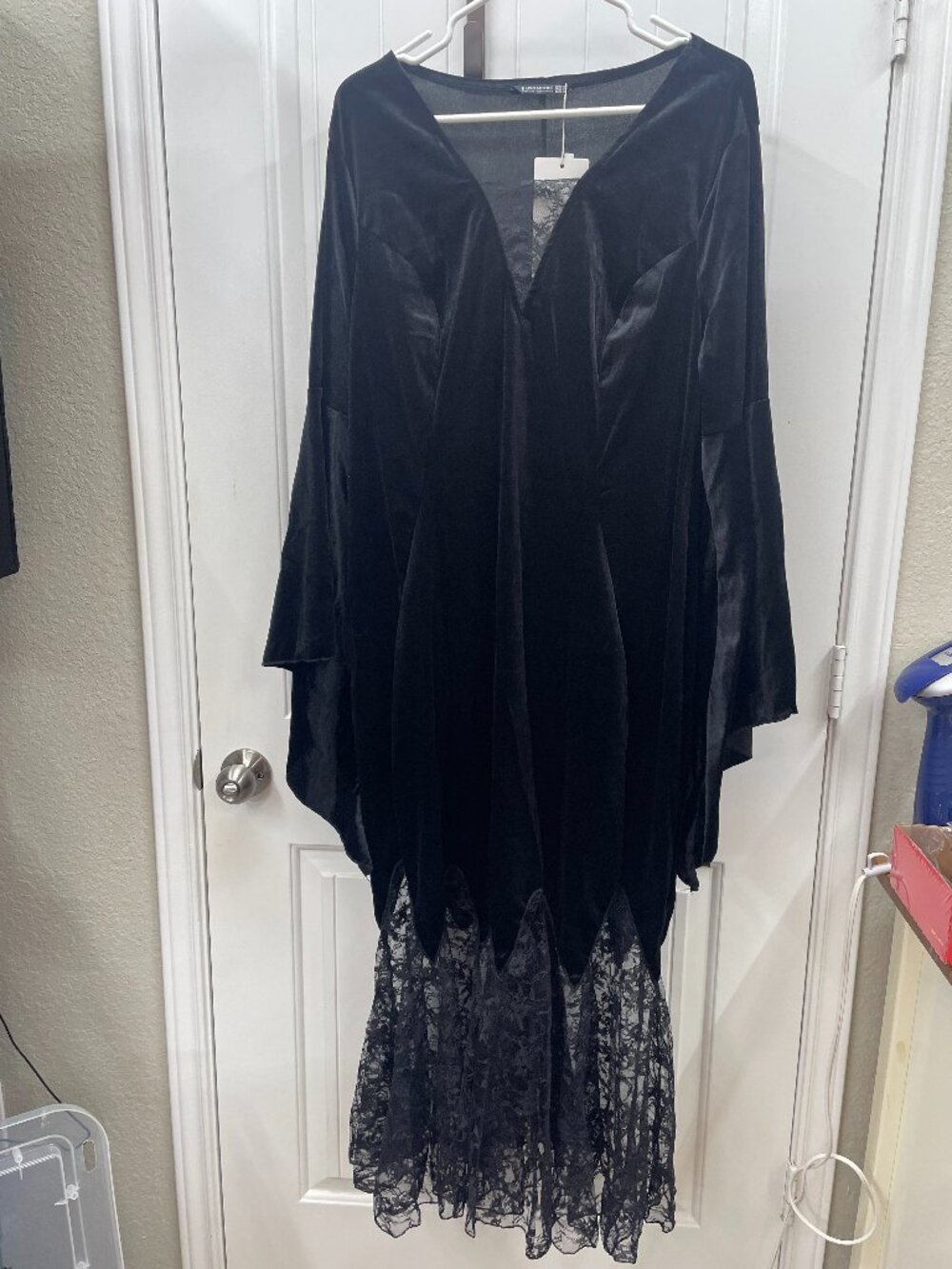 New BloomChic Black Velvet Halloween Witch Dress Size 18 - 20, 2X